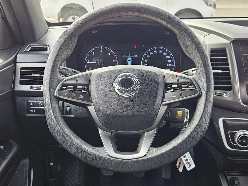SsangYong Grand musso 2024 - Imagen 18 de 20