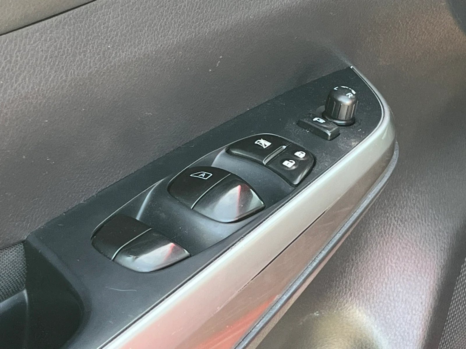 NISSAN NAVARA 2023 - Imagen 19 de 20