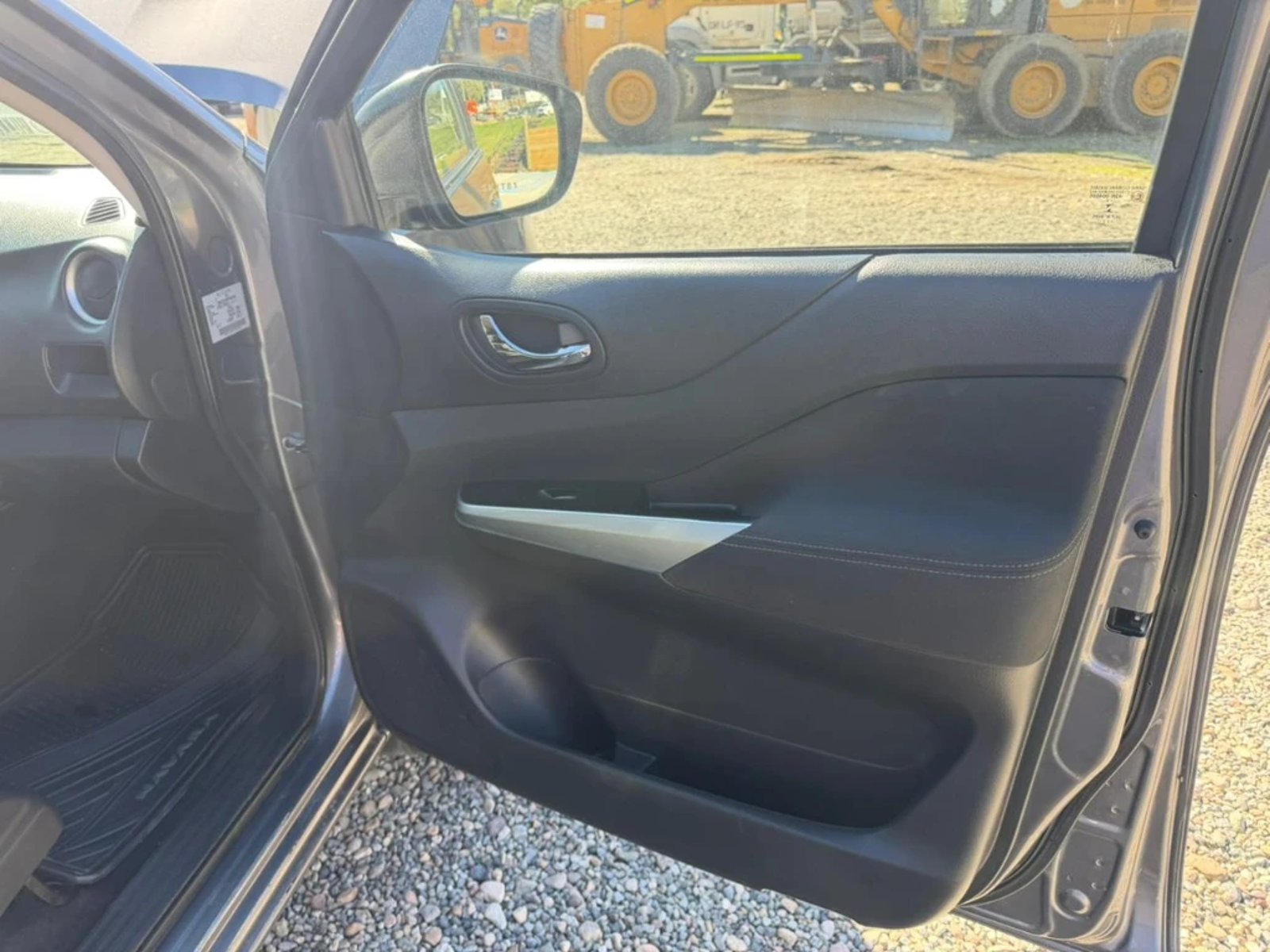 NISSAN NAVARA 2023 - Imagen 15 de 20