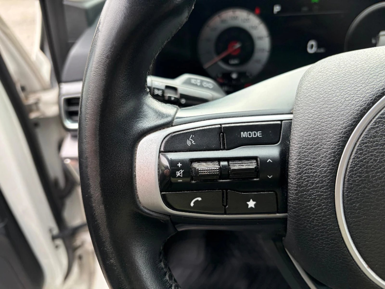 KIA SPORTAGE 2023 - Imagen 18 de 20