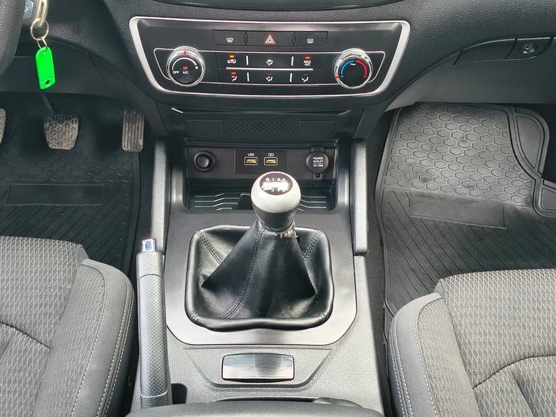SsangYong Grand musso 2023 - Imagen 15 de 20