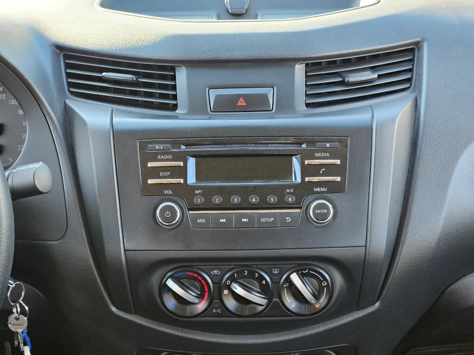 NISSAN NAVARA 2023 - Imagen 15 de 20