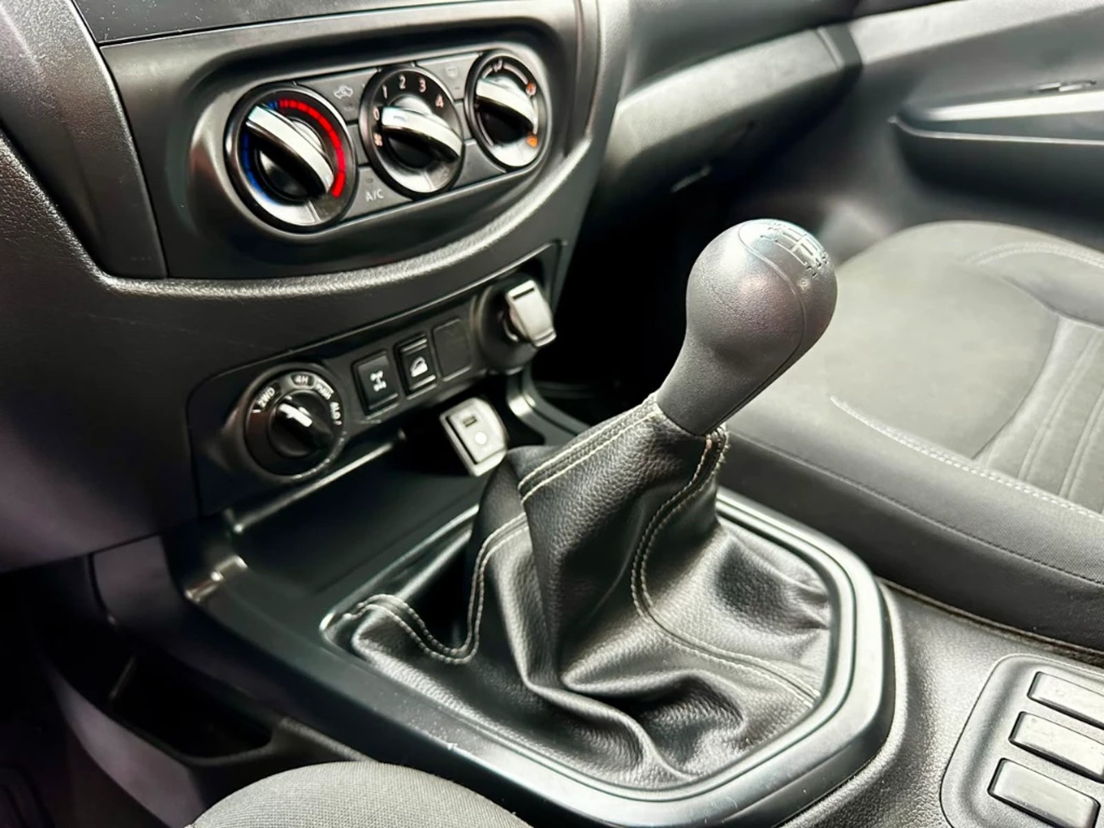 NISSAN NAVARA 2023 - Imagen 6 de 20