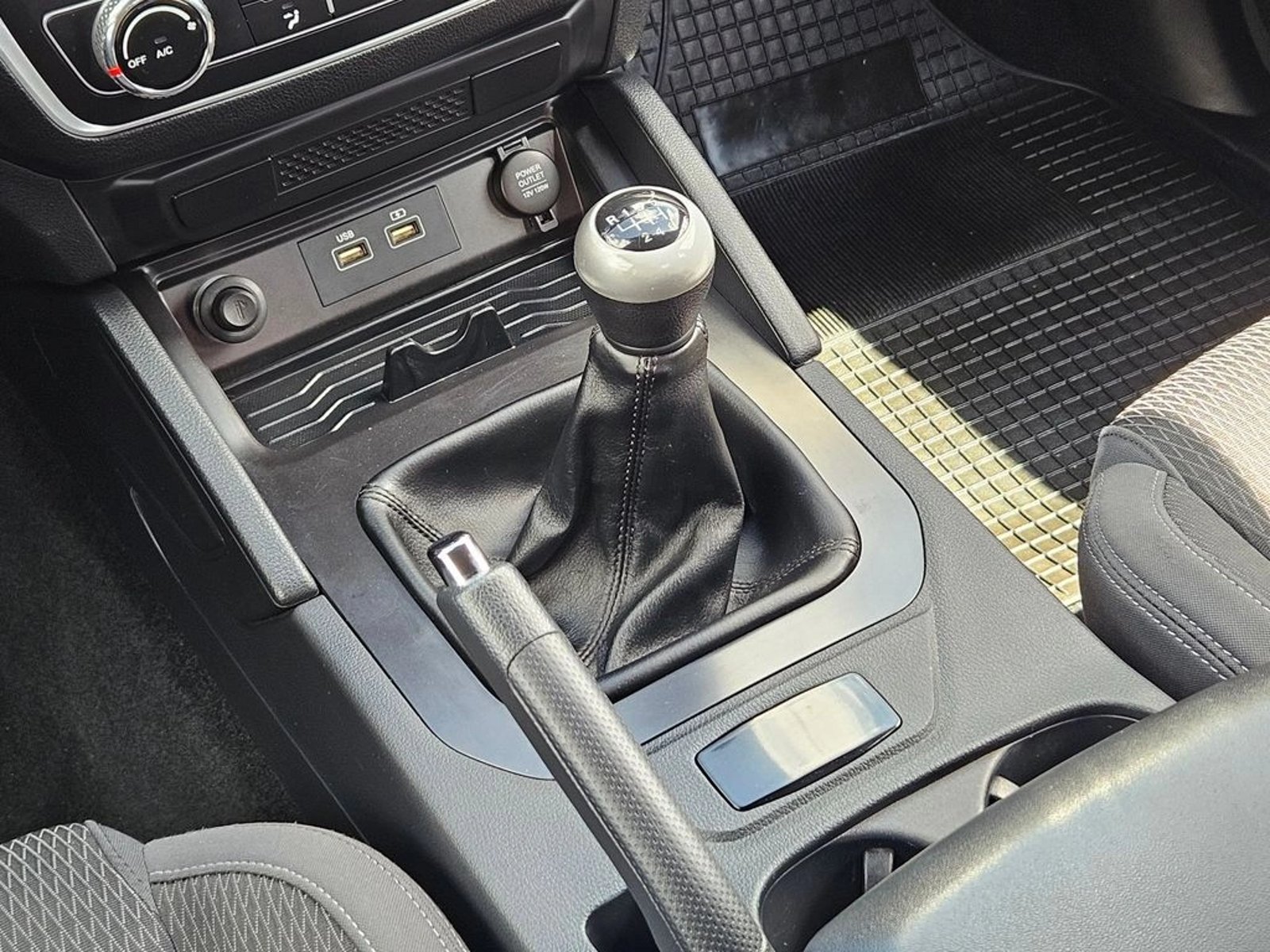 SSANGYONG MUSSO 2023 - Imagen 14 de 20