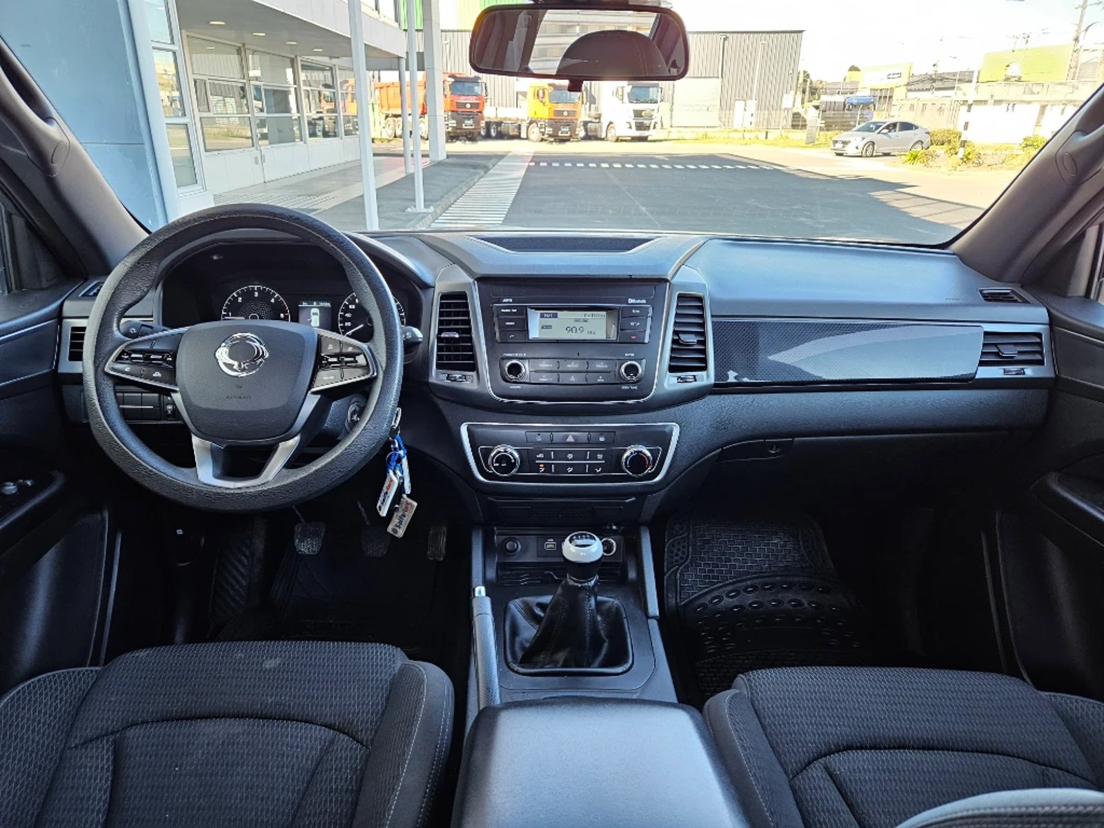 SSANGYONG GRAND MUSSO 2023 - Imagen 12 de 20