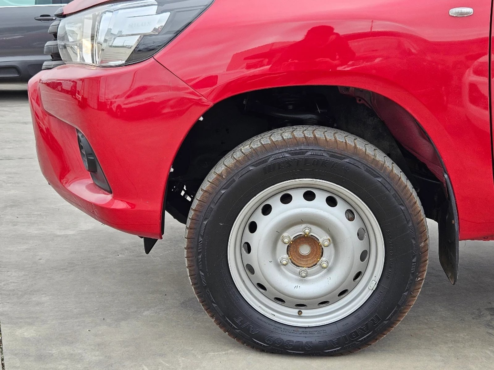 TOYOTA HILUX 2023 - Imagen 11 de 20