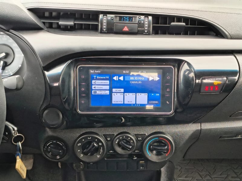 Toyota Hilux 2023 - Imagen 19 de 20