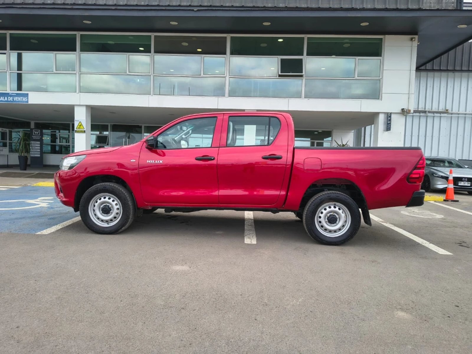 Toyota Hilux 2024 - Imagen 8 de 20