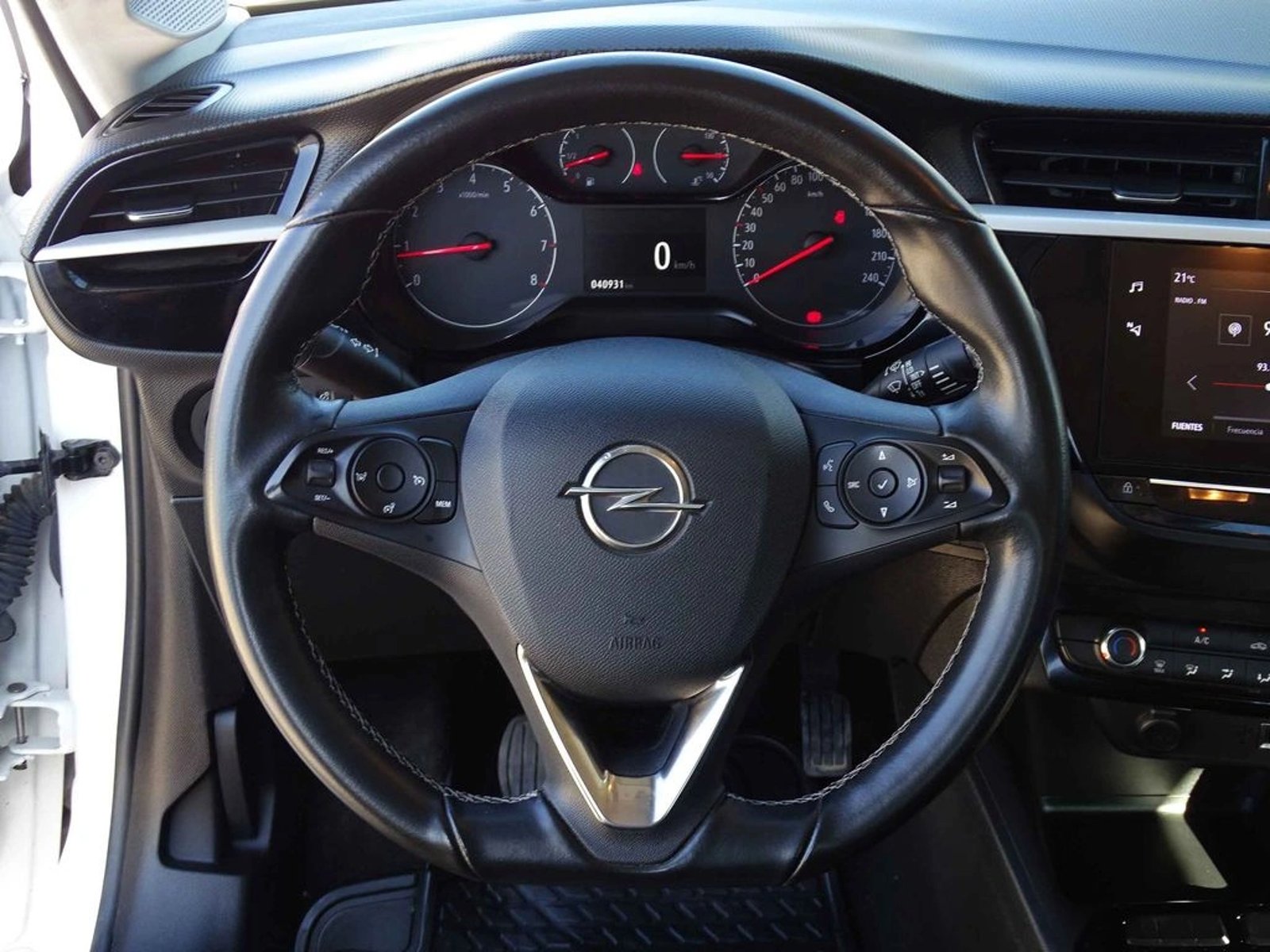 OPEL CORSA 2021 - Imagen 17 de 20