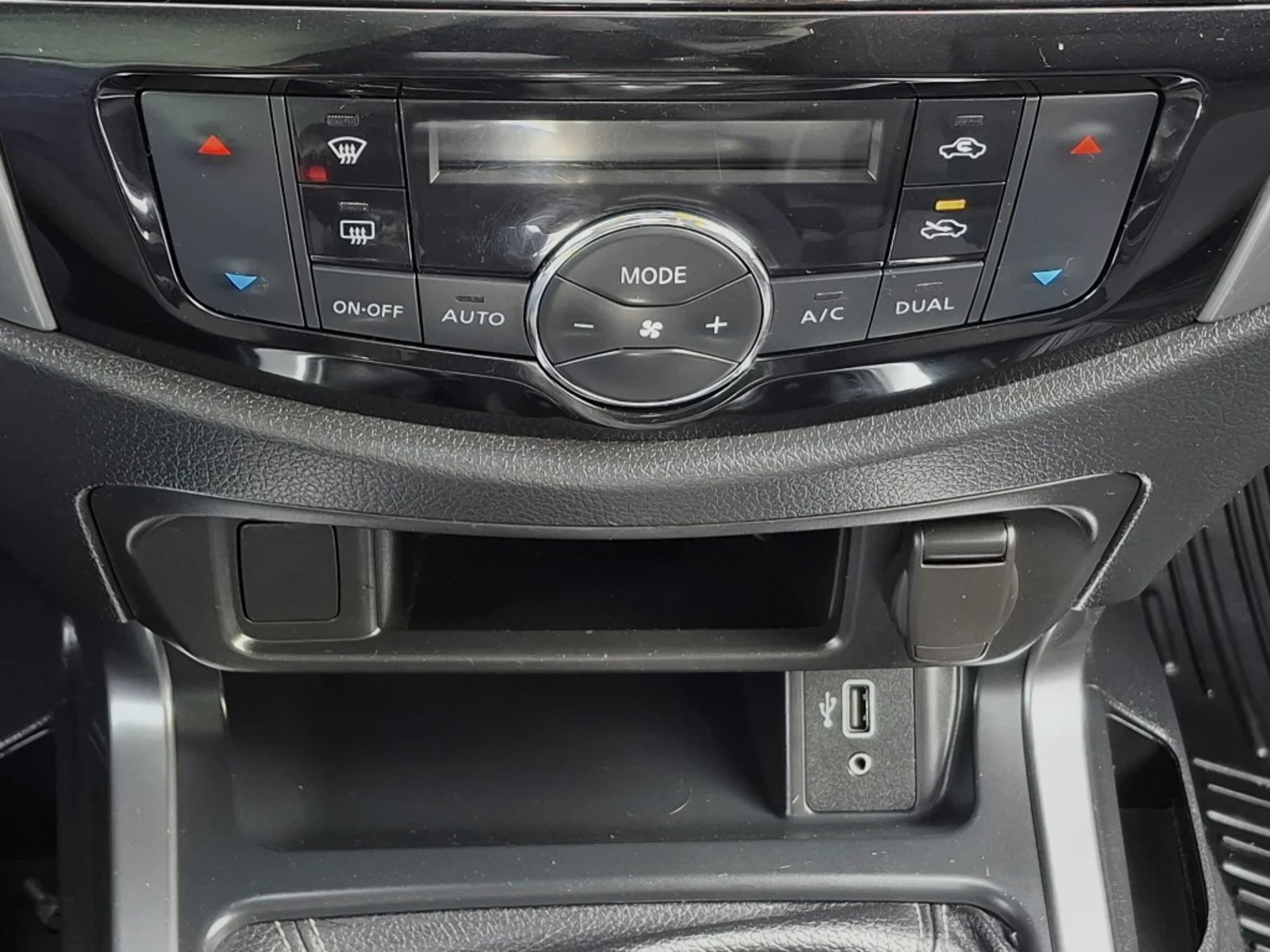 NISSAN NAVARA 2023 - Imagen 17 de 20