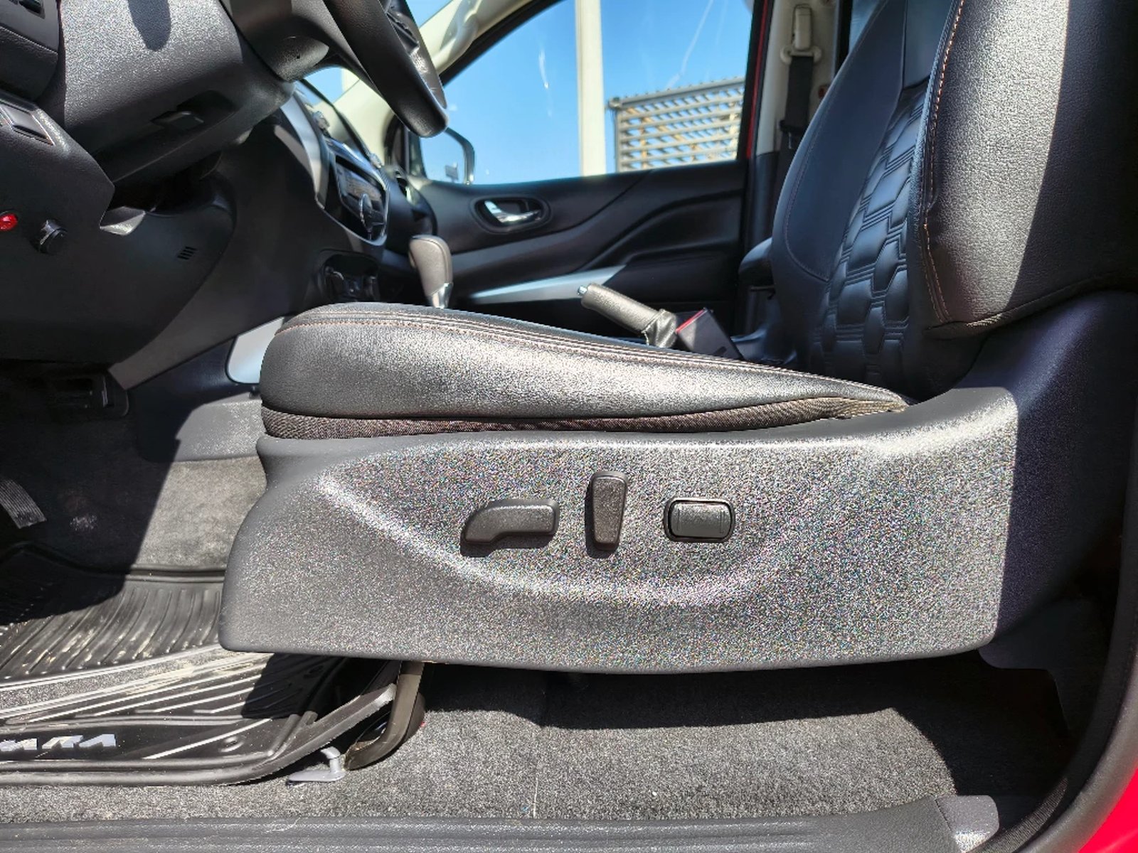NISSAN NAVARA 2023 - Imagen 15 de 20