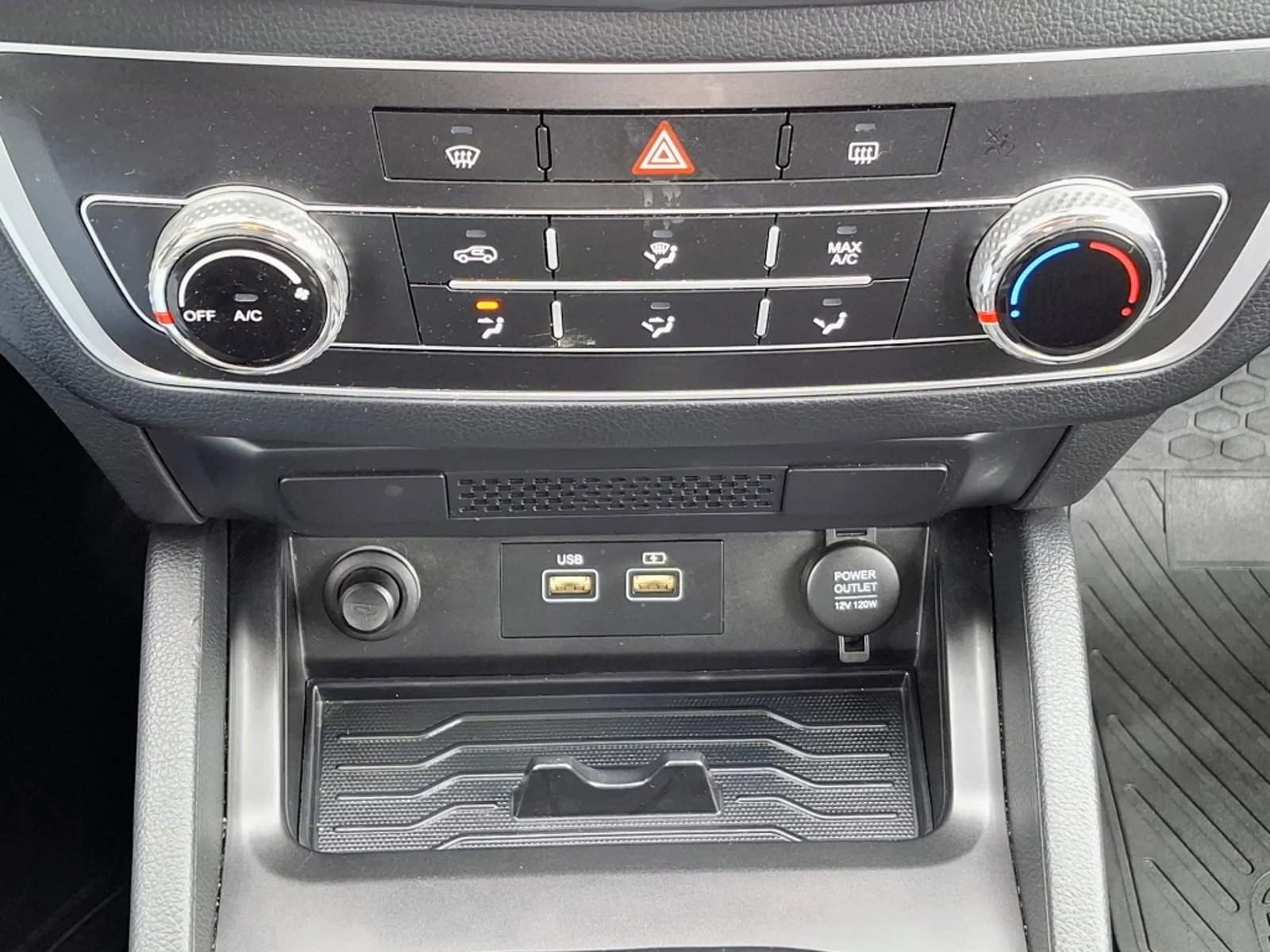 SsangYong Grand musso 2023 - Imagen 13 de 20