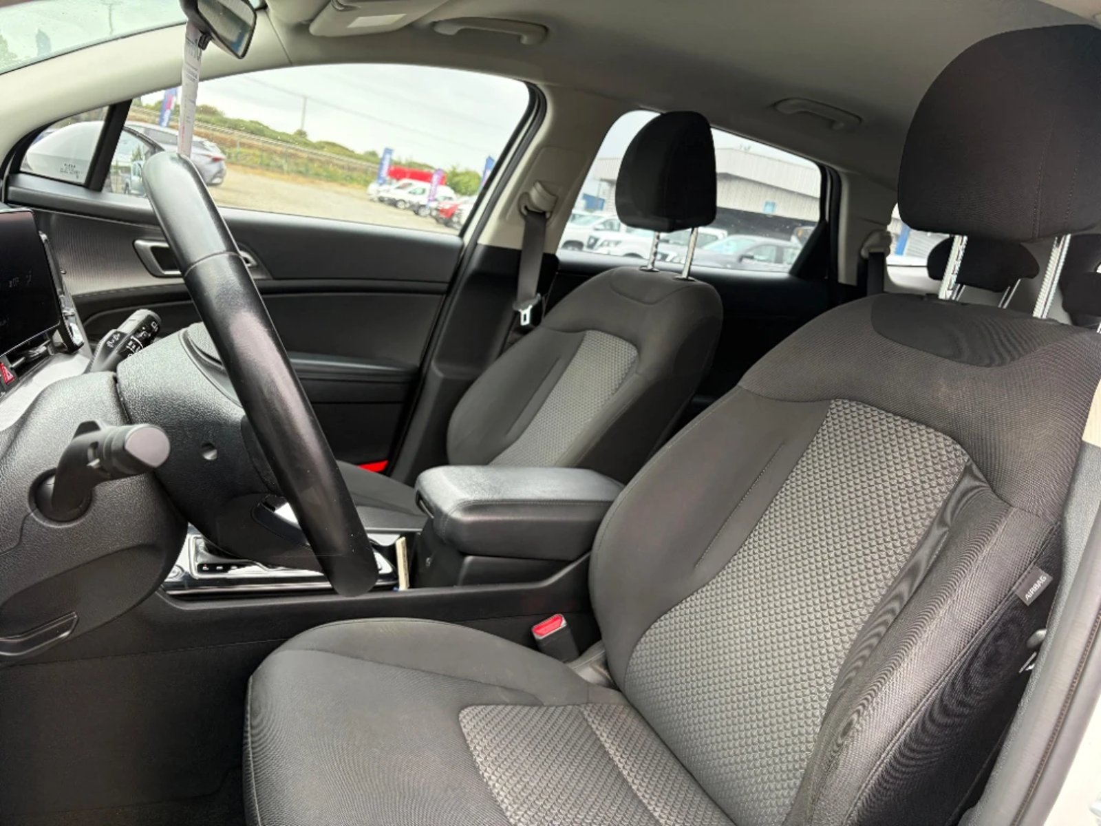 KIA SPORTAGE 2023 - Imagen 13 de 20
