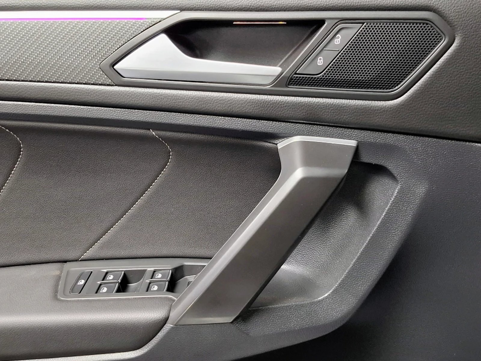 VOLKSWAGEN TIGUAN 2024 - Imagen 12 de 20