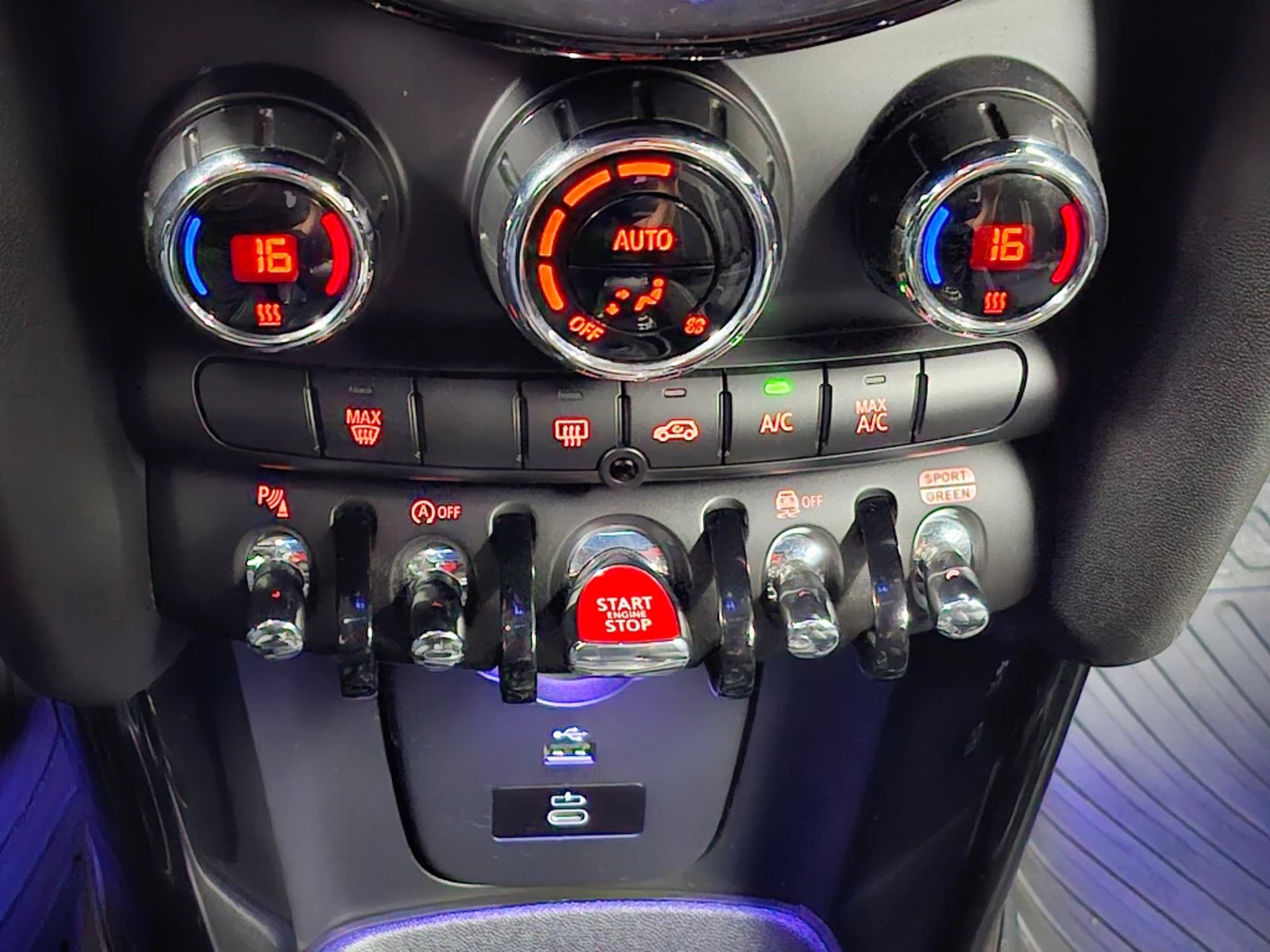 MINI COOPER S 2024 - Imagen 17 de 20