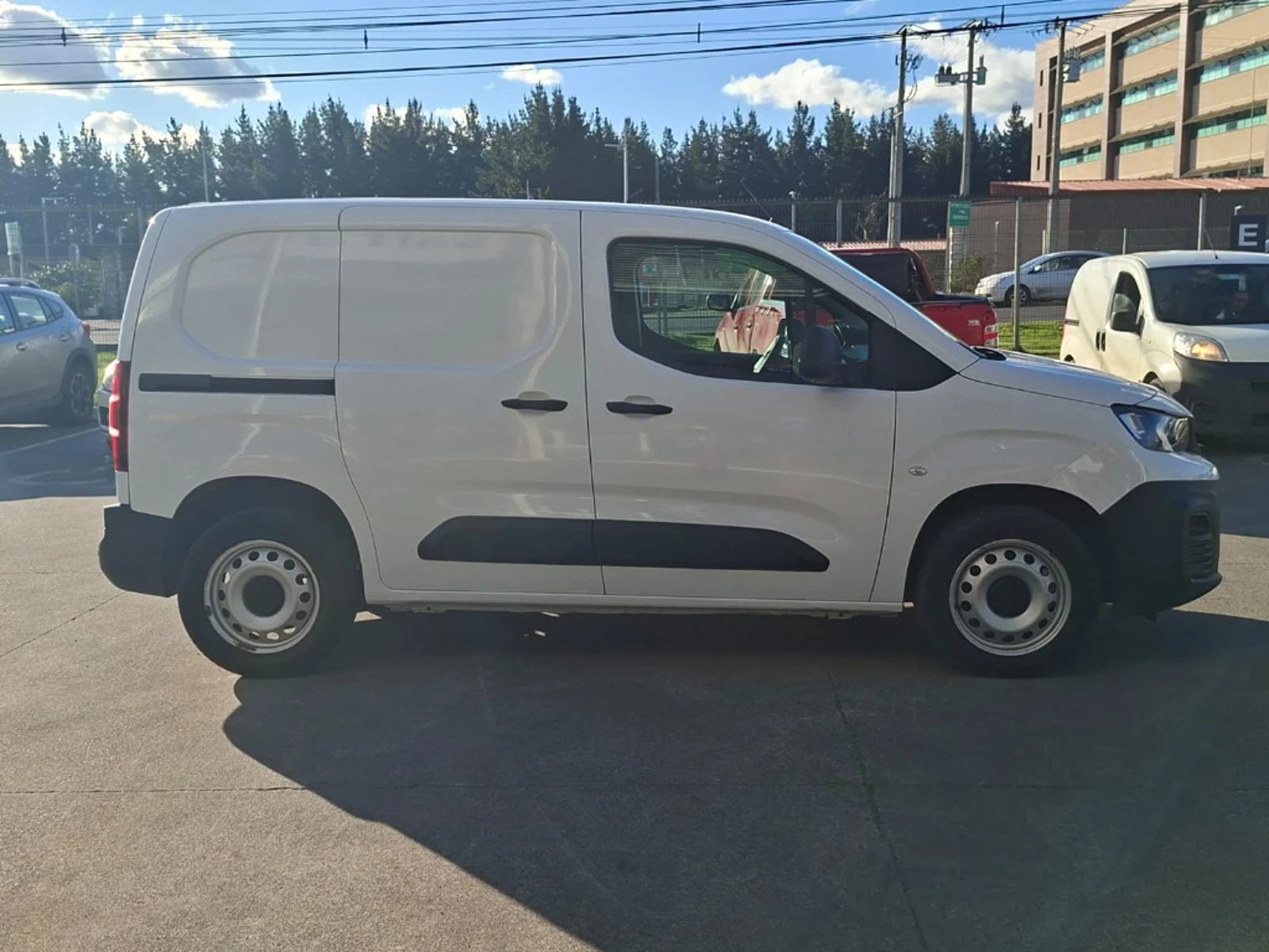 Peugeot Partner 2024 - Imagen 4 de 20
