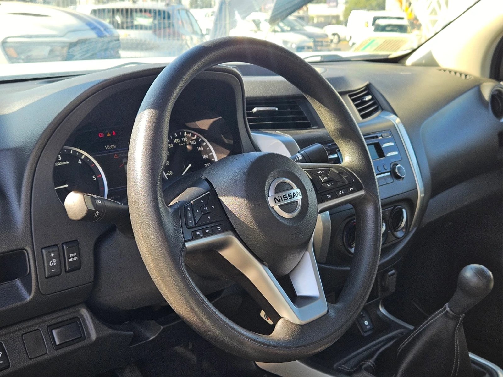 NISSAN NAVARA 2023 - Imagen 18 de 20