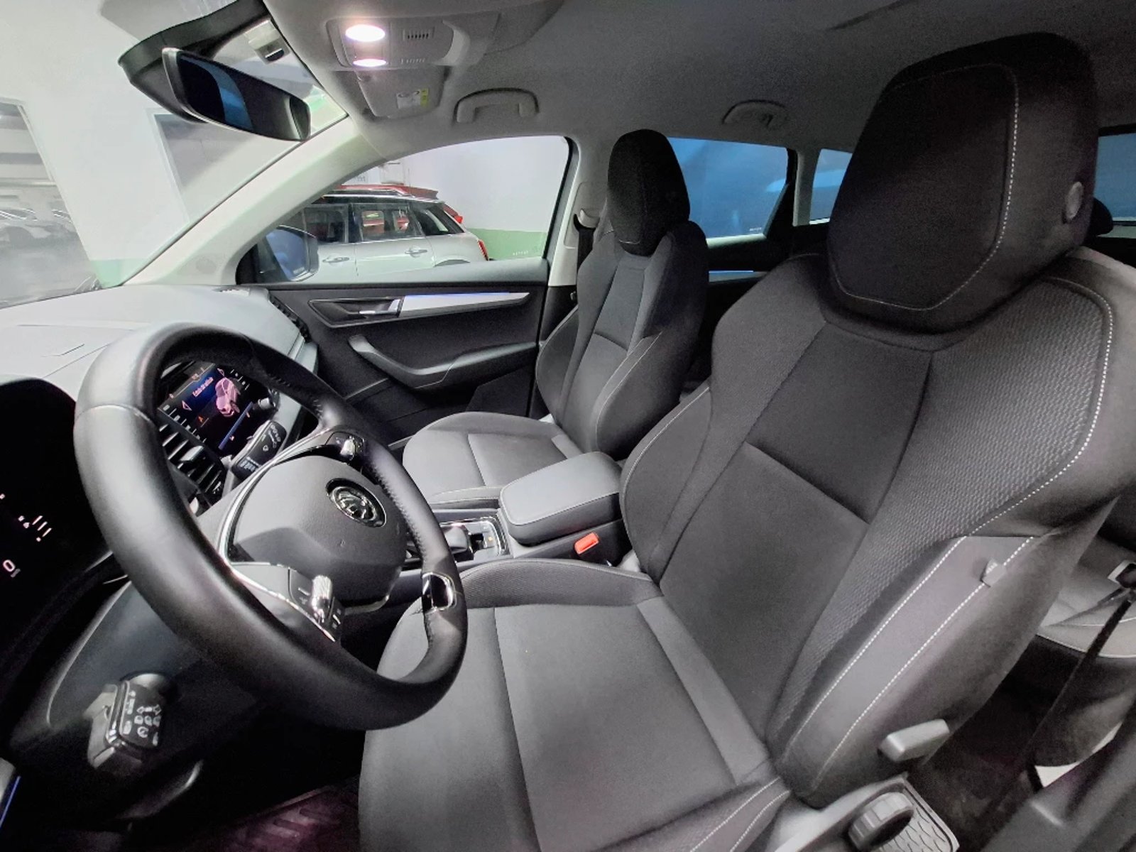 SKODA KAROQ 2024 - Imagen 13 de 20