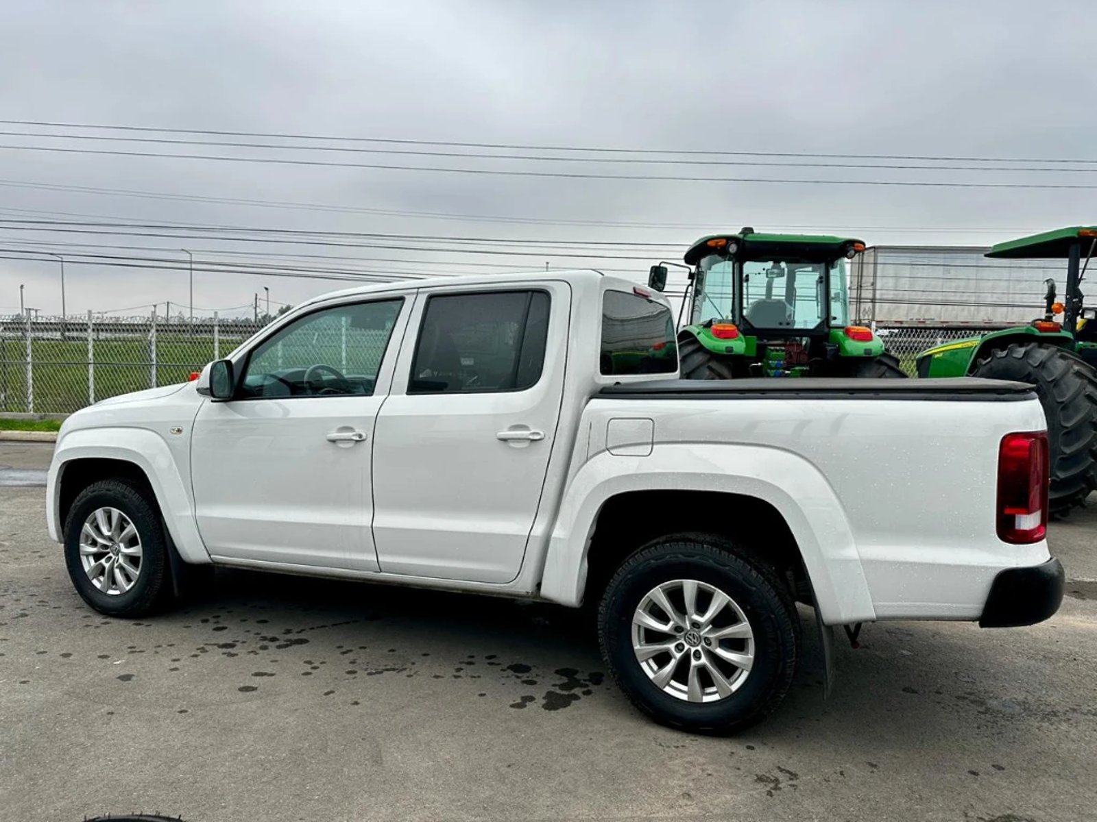 VOLKSWAGEN AMAROK 2023 - Imagen 9 de 20