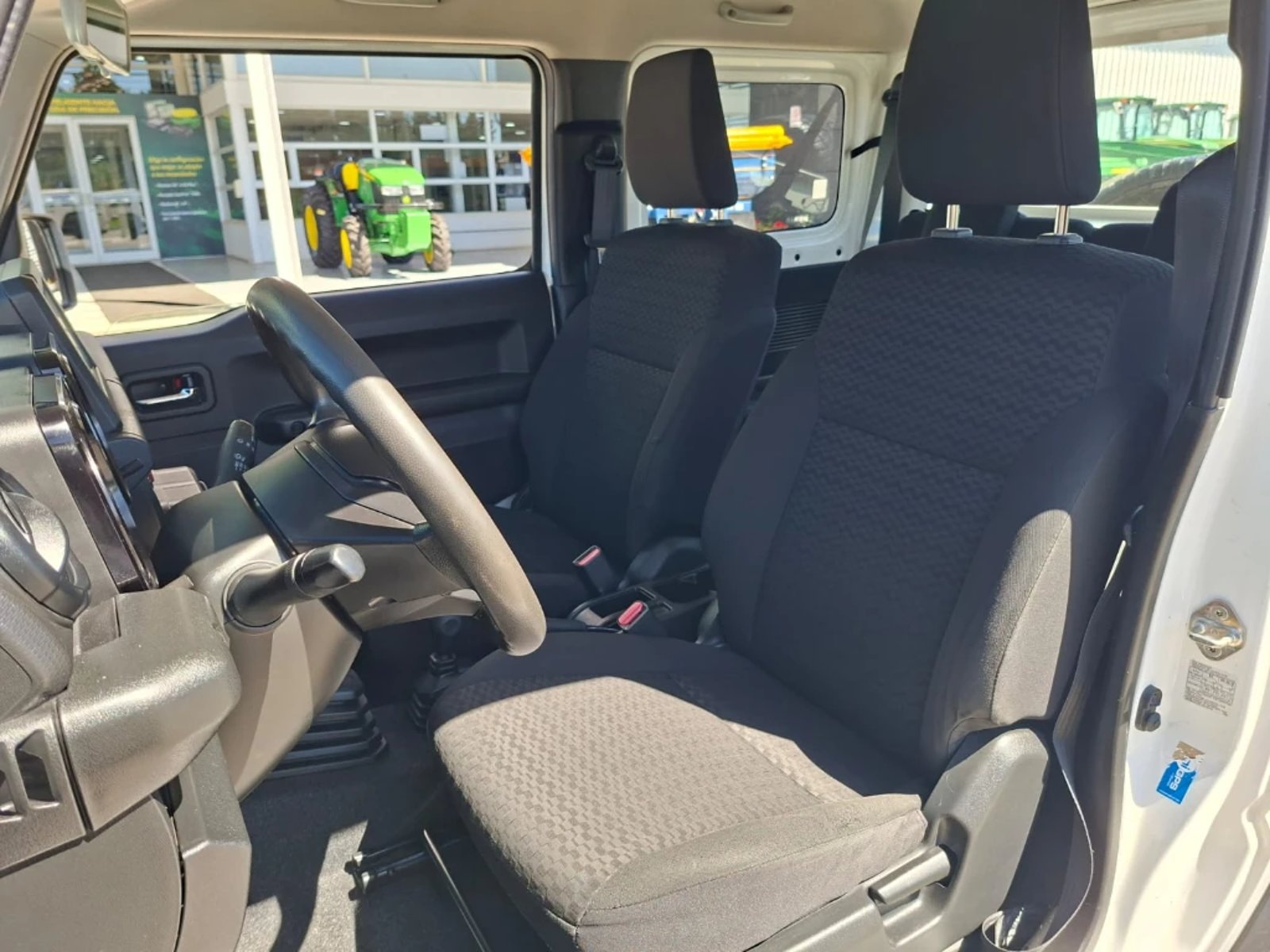 SUZUKI JIMNY 2023 - Imagen 15 de 20