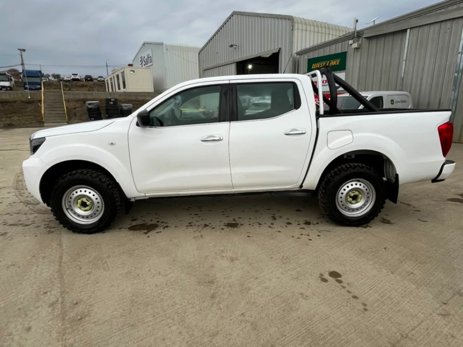 Nissan Navara 2023 - Imagen 8 de 17
