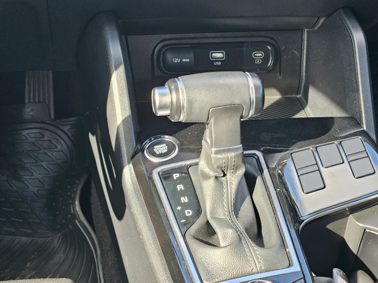 KIA SPORTAGE 2023 - Imagen 18 de 20