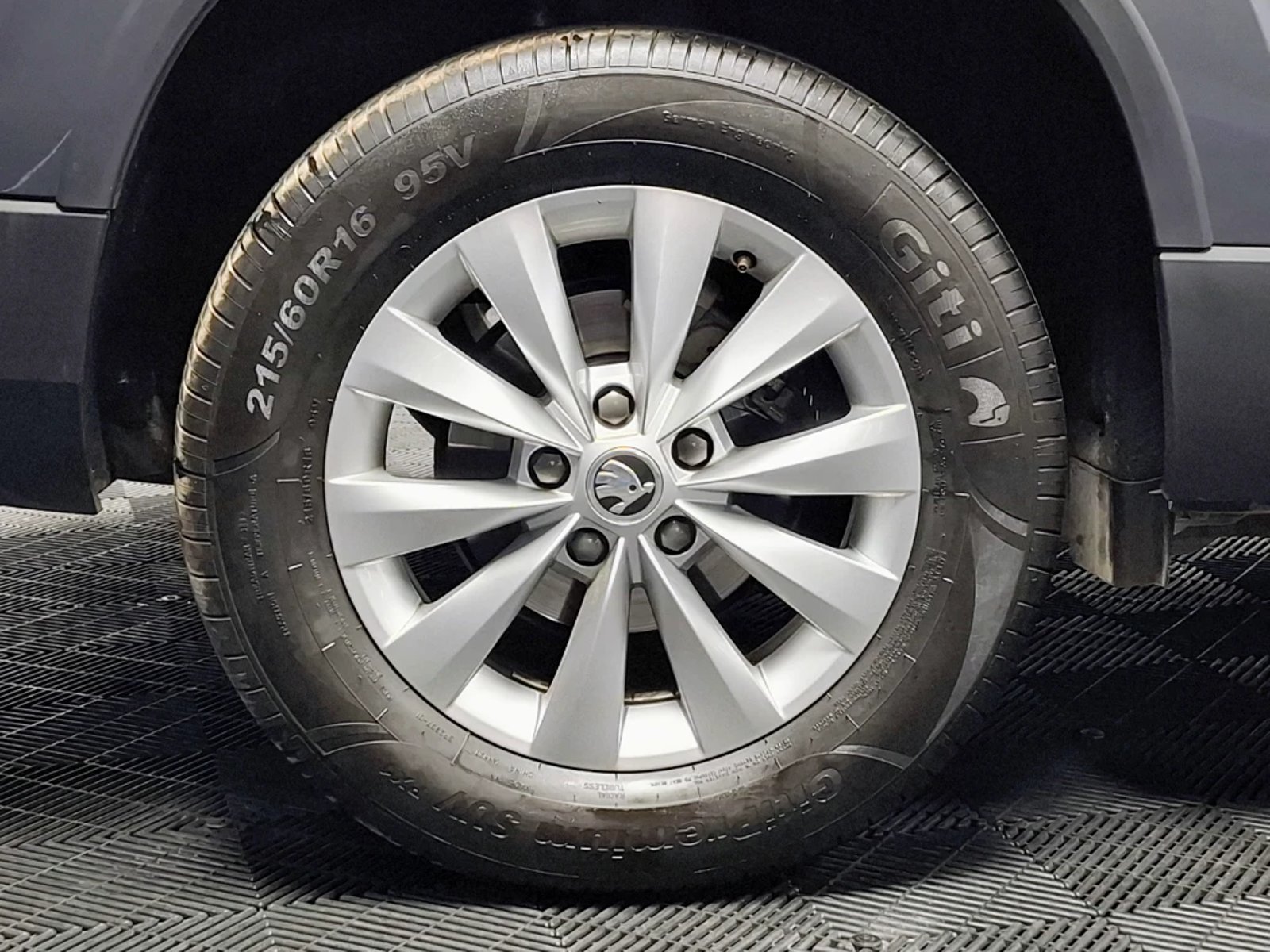SKODA KAROQ 2024 - Imagen 10 de 20