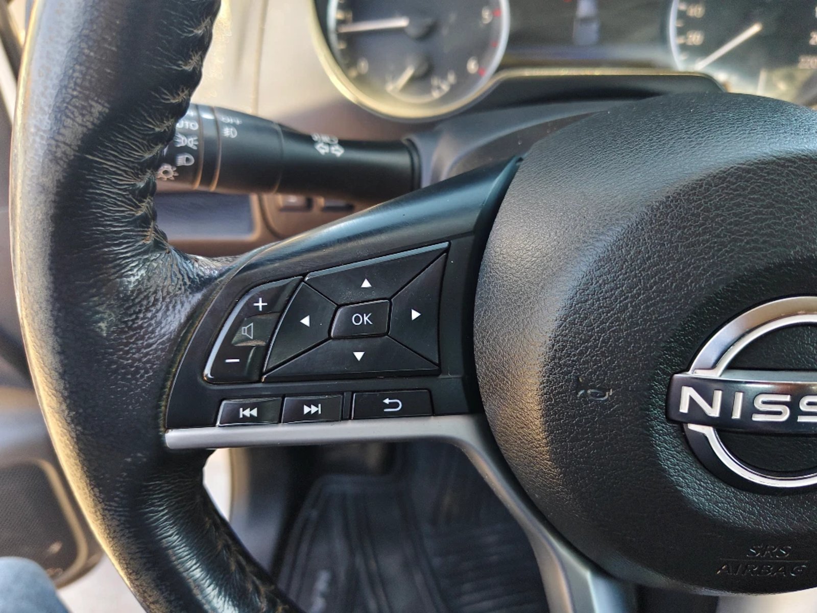 NISSAN NAVARA 2023 - Imagen 18 de 20