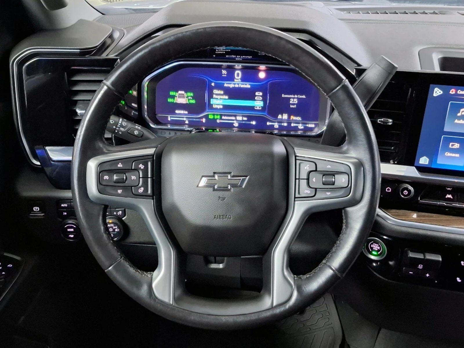 CHEVROLET SILVERADO 2023 - Imagen 16 de 20