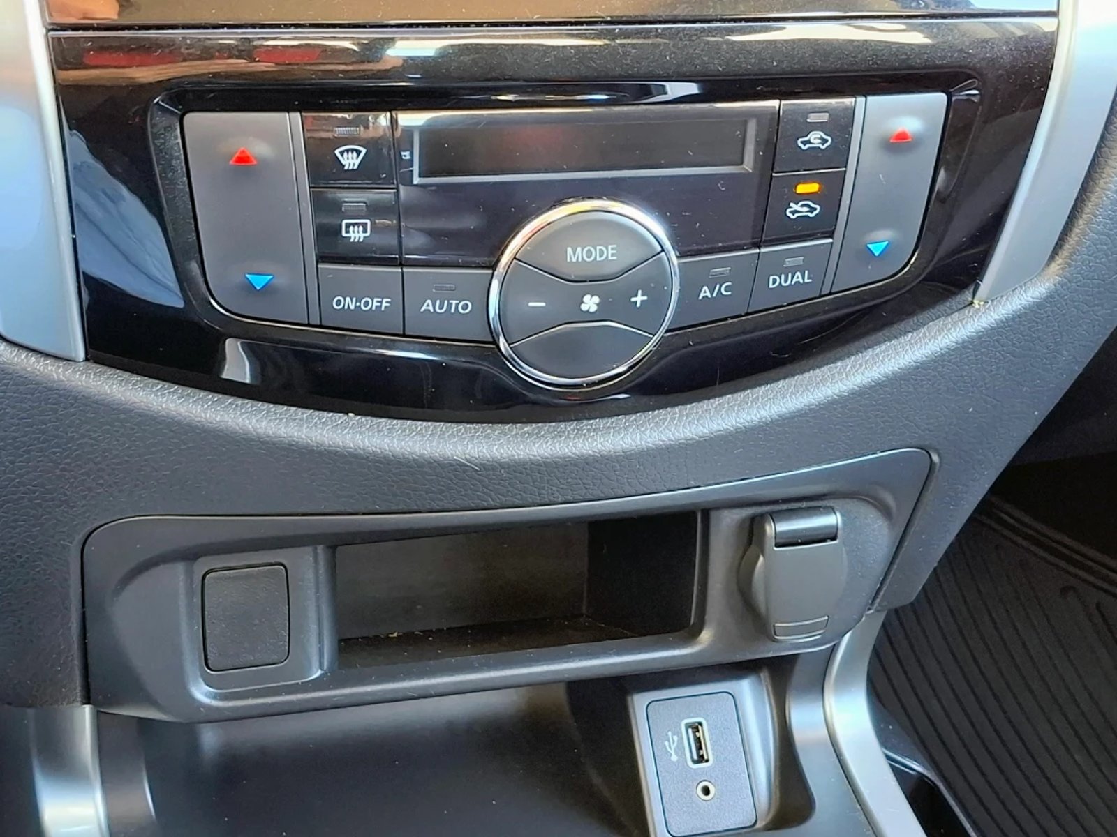 NISSAN NAVARA 2023 - Imagen 18 de 20
