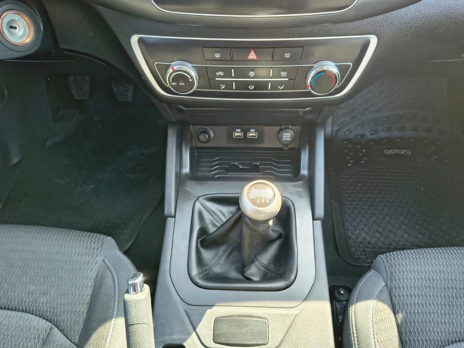 SsangYong Grand musso 2023 - Imagen 14 de 20