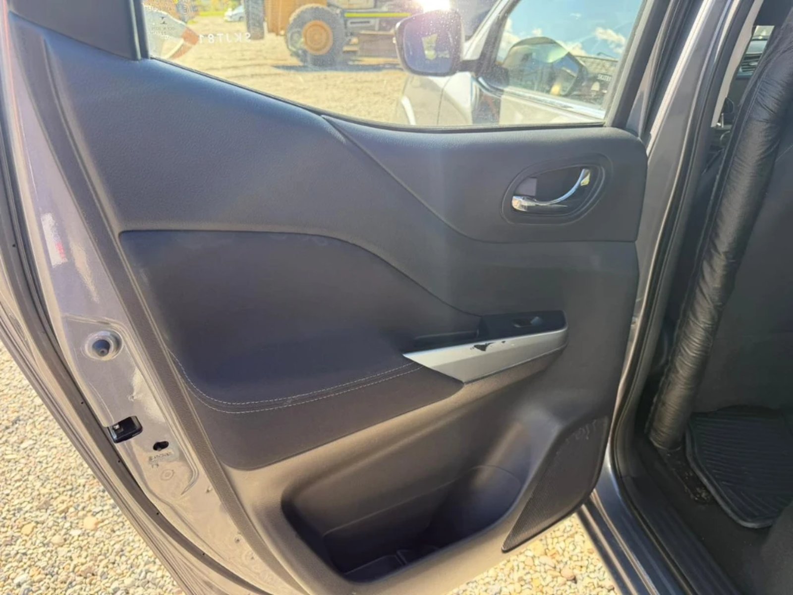 NISSAN NAVARA 2023 - Imagen 12 de 20