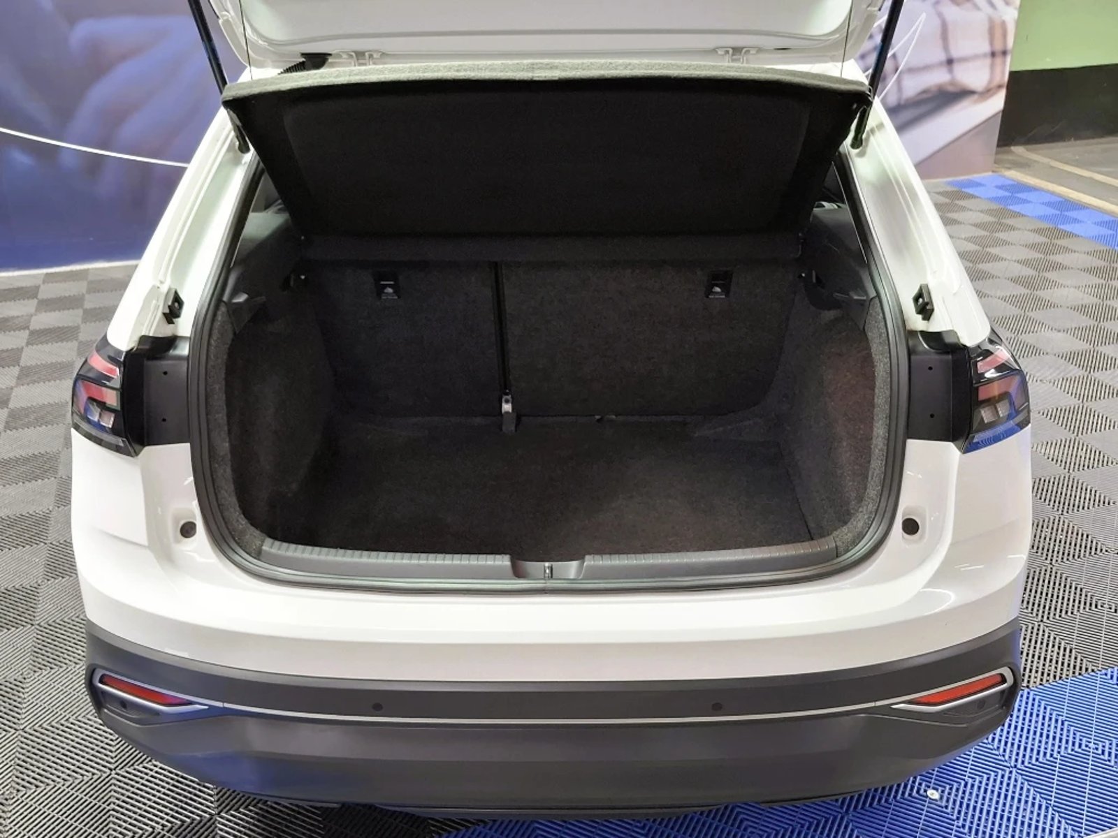 VOLKSWAGEN NIVUS 2023 - Imagen 12 de 20