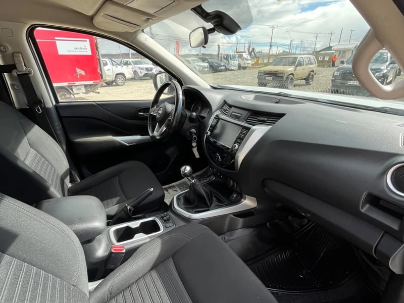 Nissan Navara 2023 - Imagen 13 de 17