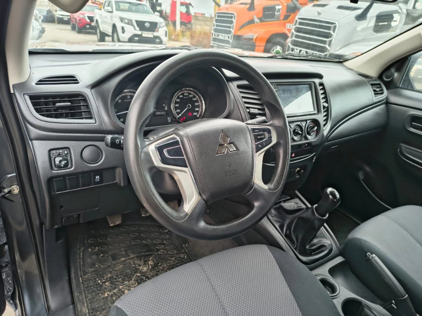 Mitsubishi L200 2023 - Imagen 15 de 20