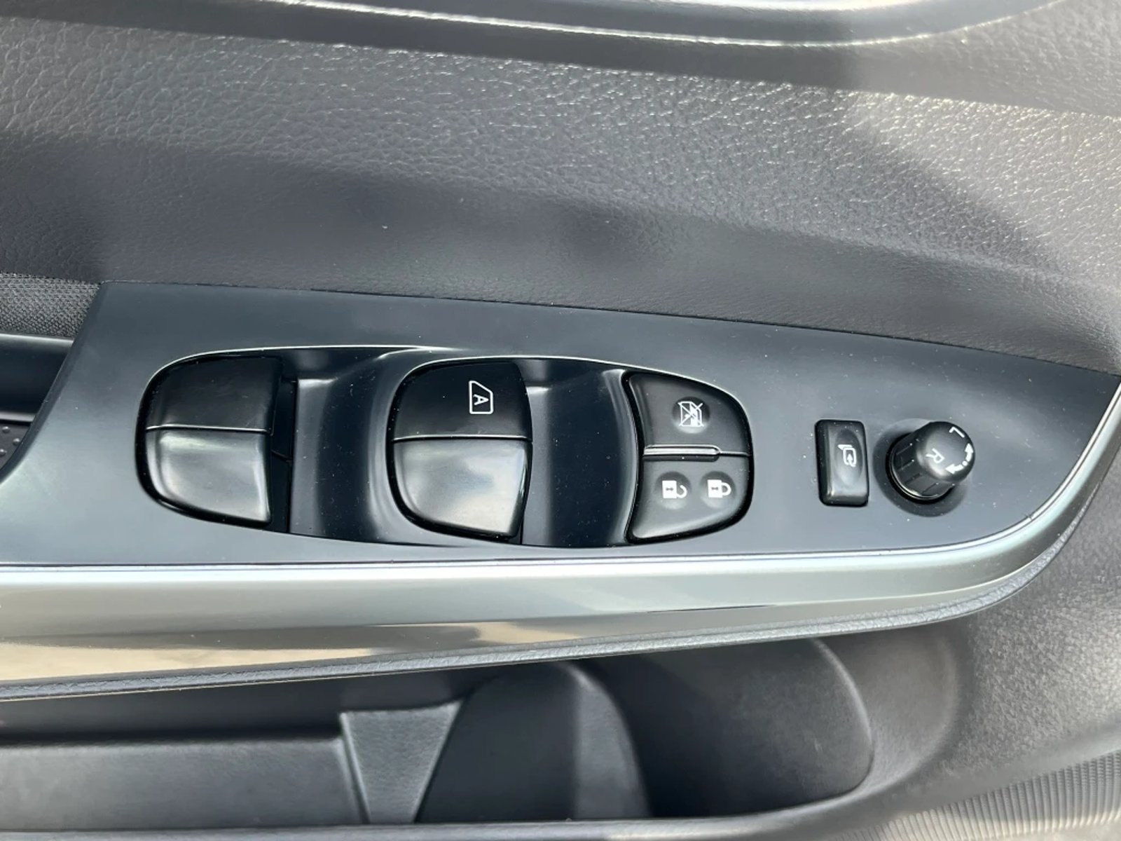 NISSAN NAVARA 2023 - Imagen 13 de 20