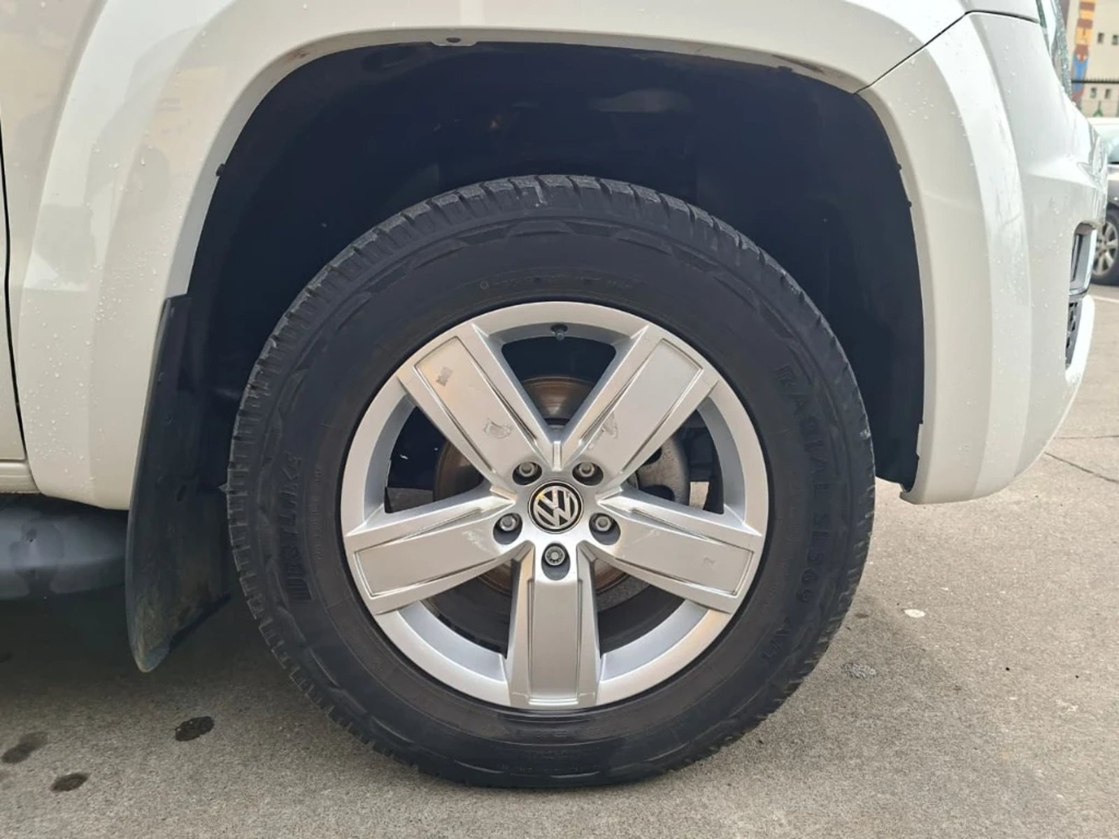 VOLKSWAGEN AMAROK 2023 - Imagen 11 de 20