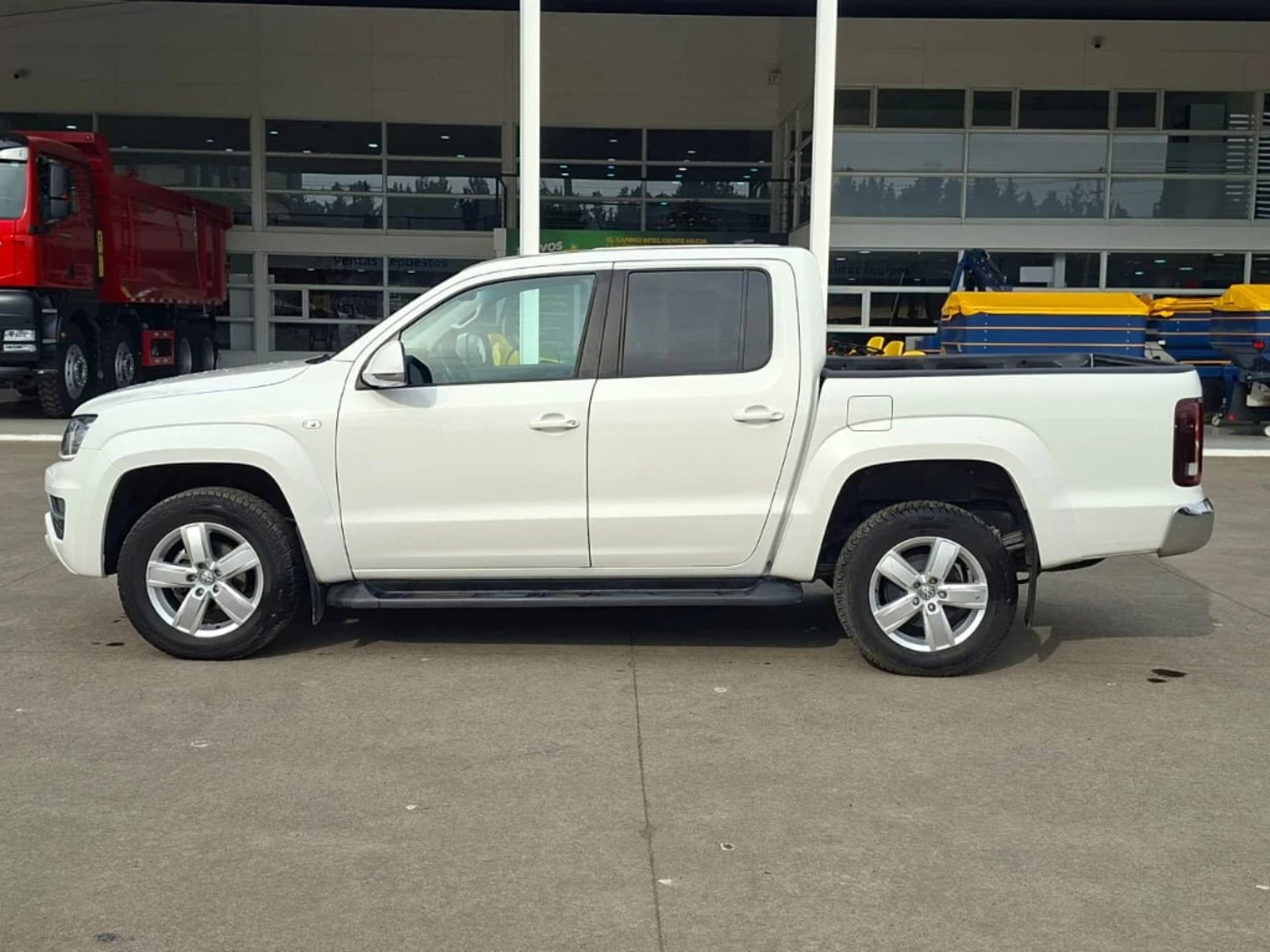 VOLKSWAGEN AMAROK 2023 - Imagen 8 de 20