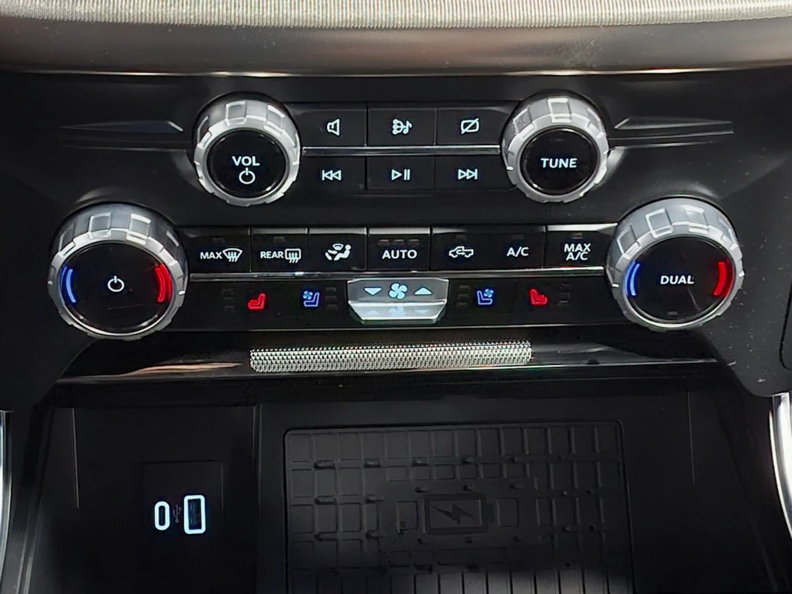 FORD F-150 RAPTOR 2023 - Imagen 17 de 20