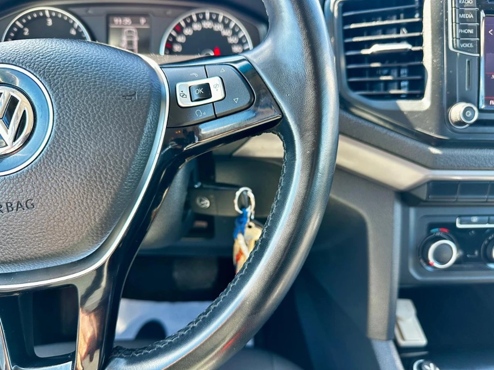 VOLKSWAGEN AMAROK 2023 - Imagen 20 de 20