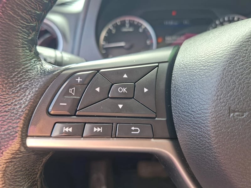 Nissan Navara 2023 - Imagen 18 de 20