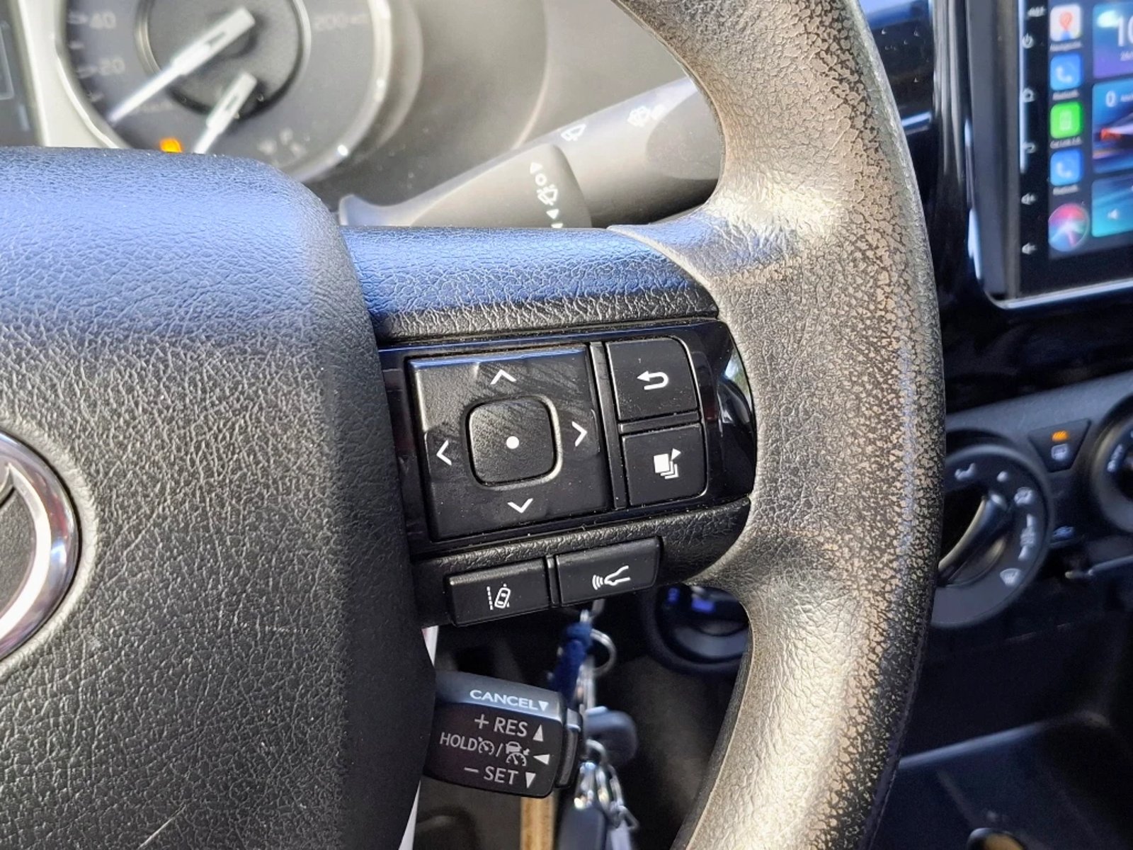 TOYOTA HILUX 2023 - Imagen 16 de 20
