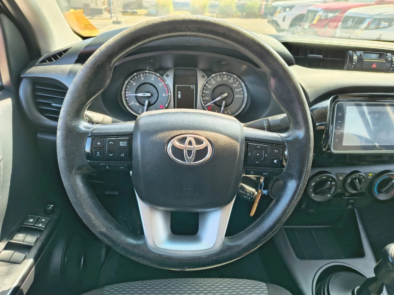 TOYOTA HILUX 2022 - Imagen 17 de 20