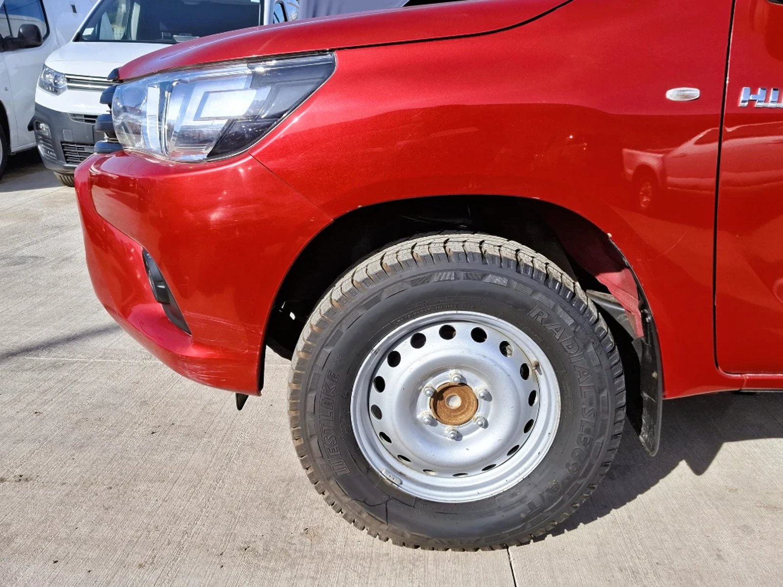 Toyota Hilux 2023 - Imagen 8 de 20