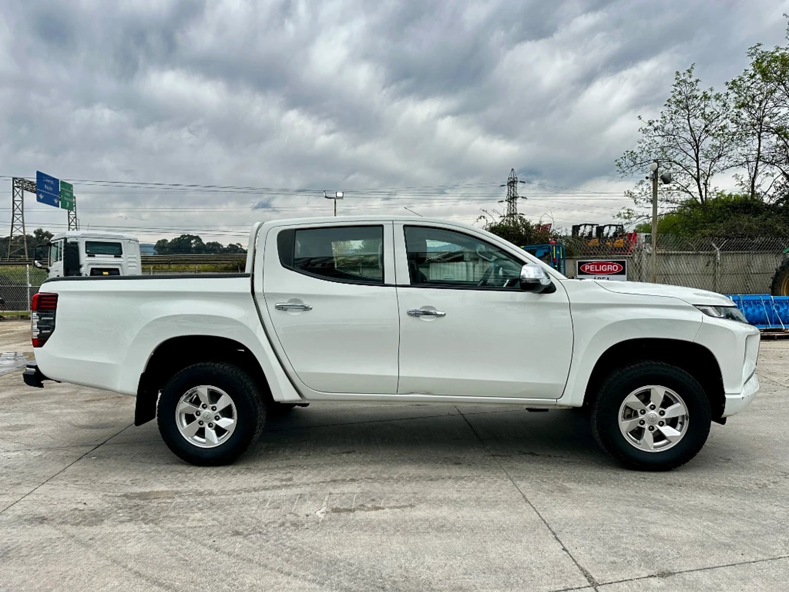 Mitsubishi L200 2023 - Foto 5 de 20