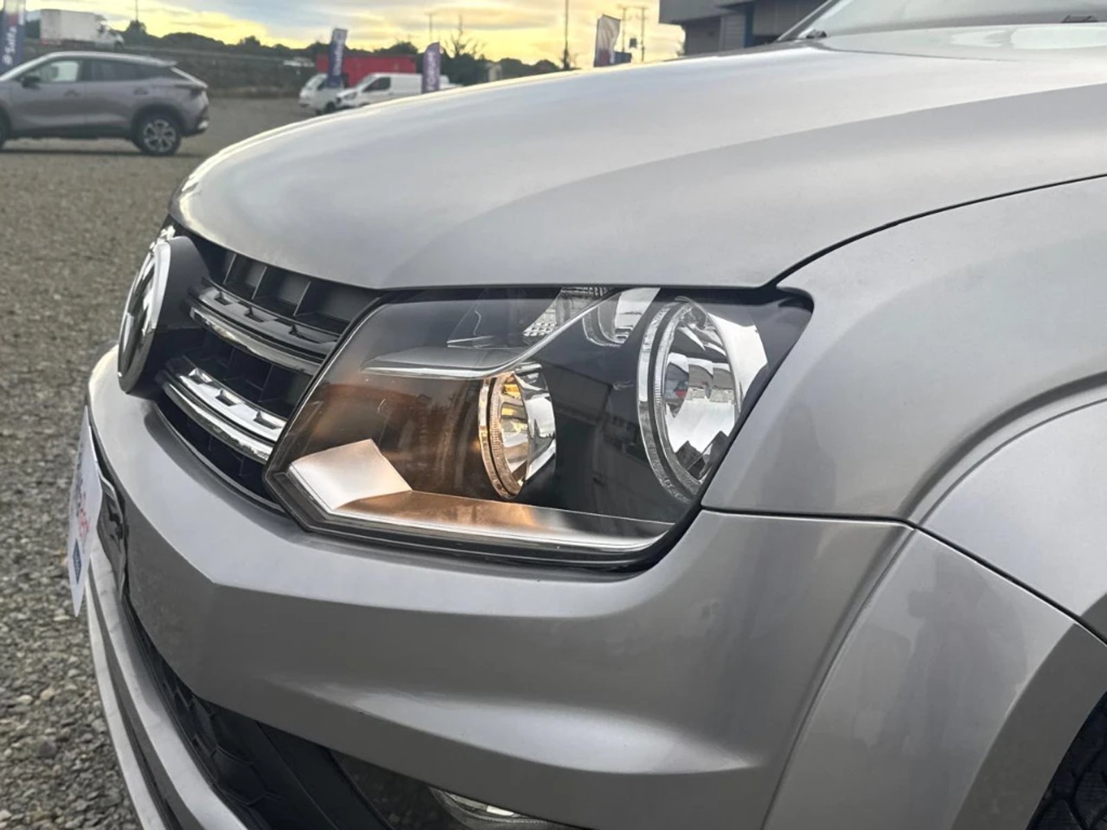 VOLKSWAGEN AMAROK 2023 - Imagen 12 de 20