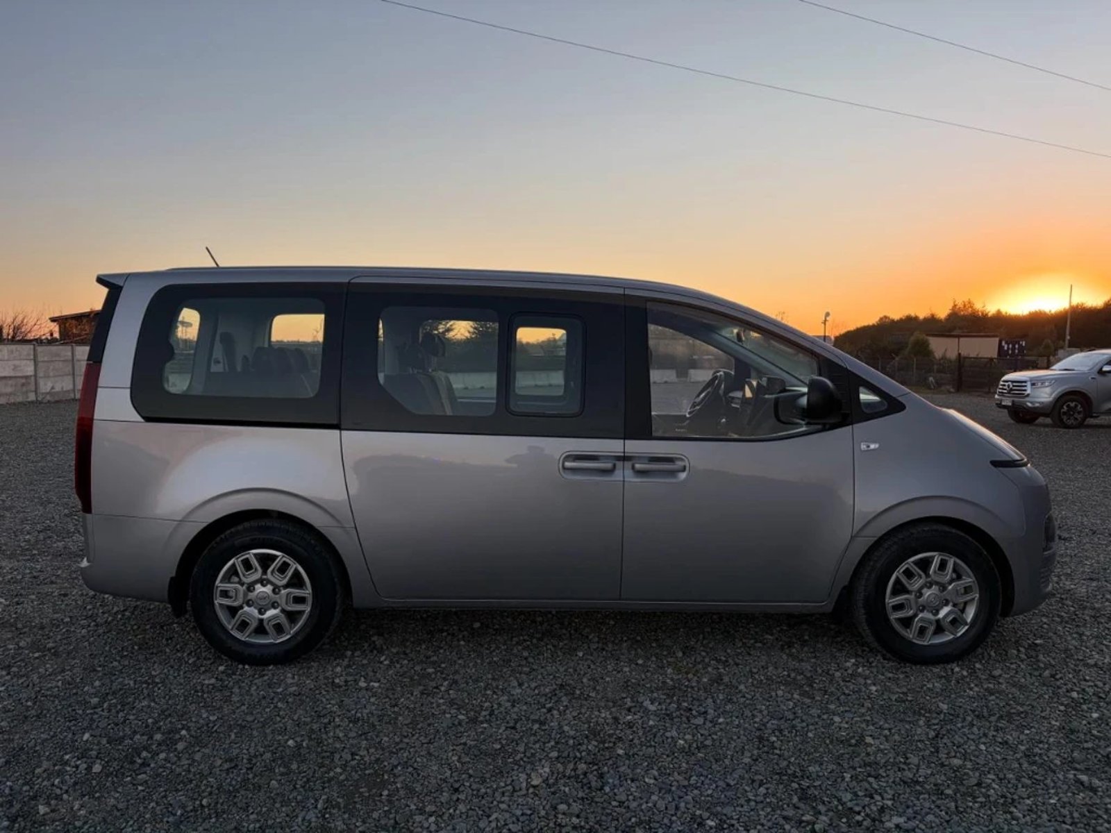 HYUNDAI STARIA FURGÓN 2024 - Imagen 4 de 20