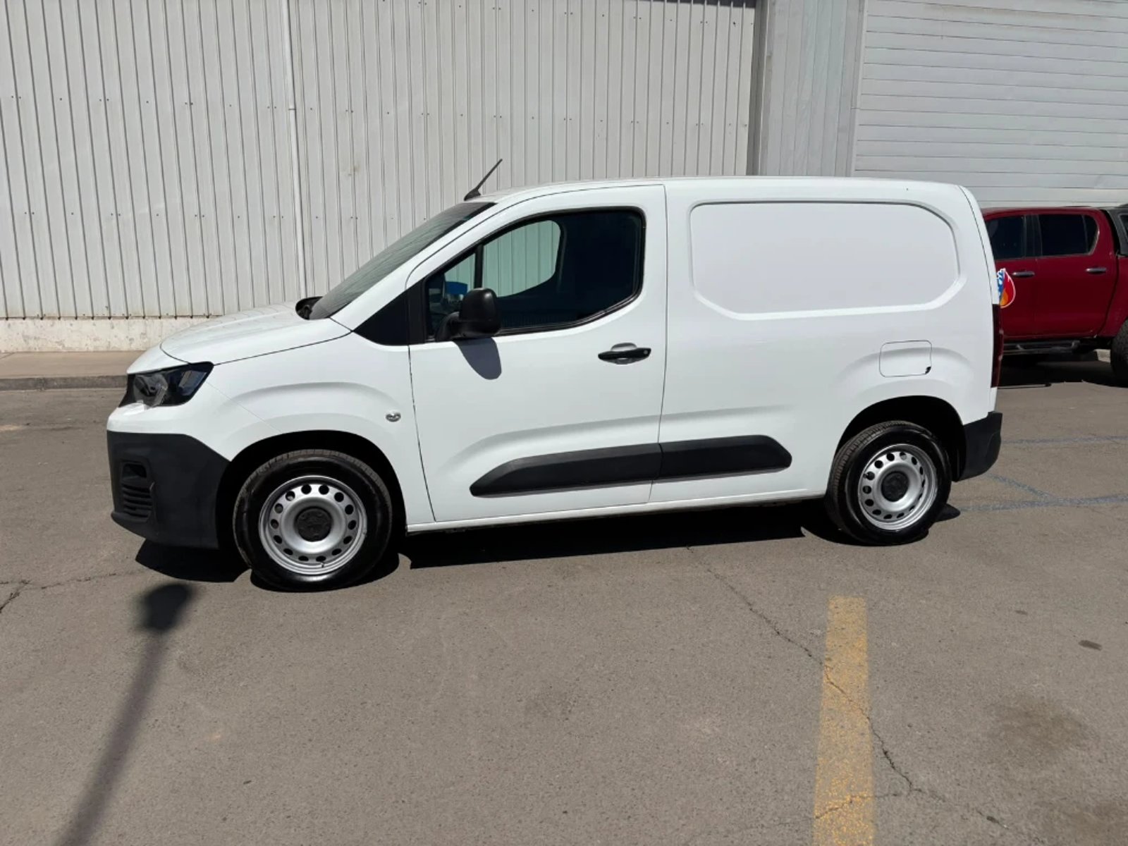 Peugeot Partner 2022 - Foto 4 de 18