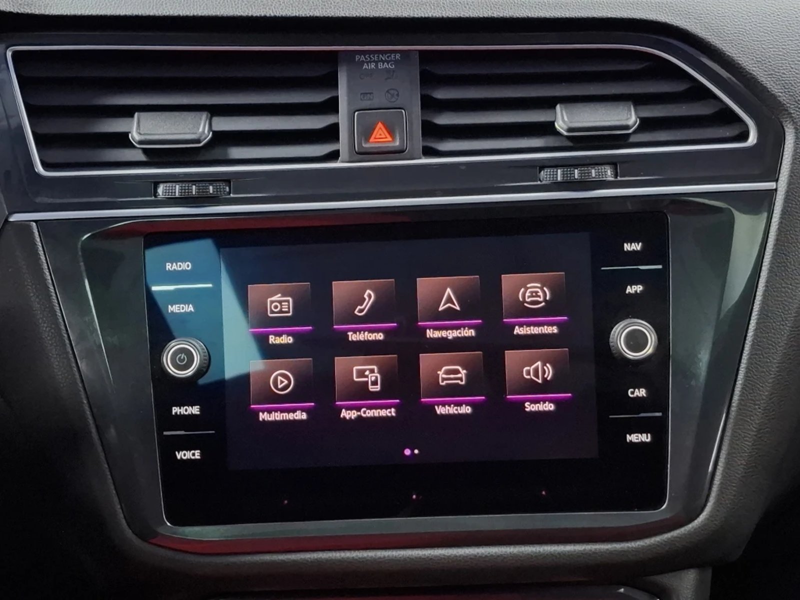 VOLKSWAGEN TIGUAN 2024 - Imagen 18 de 20