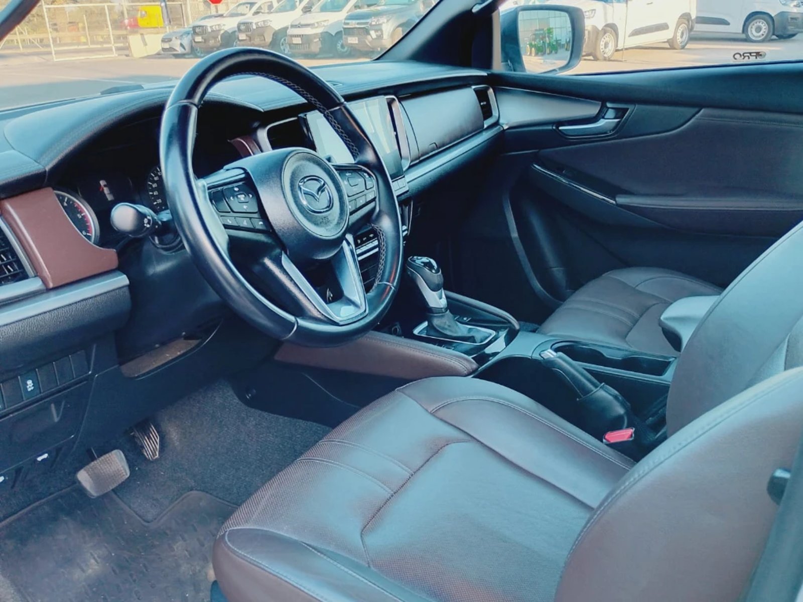 MAZDA BT-50 2023 - Imagen 15 de 20